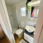 Iris Homes Κάμπινγκ