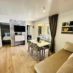 Iris Homes Κάμπινγκ