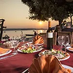 Iris Homes Κάμπινγκ 4*