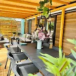Iris Homes Κάμπινγκ 4*