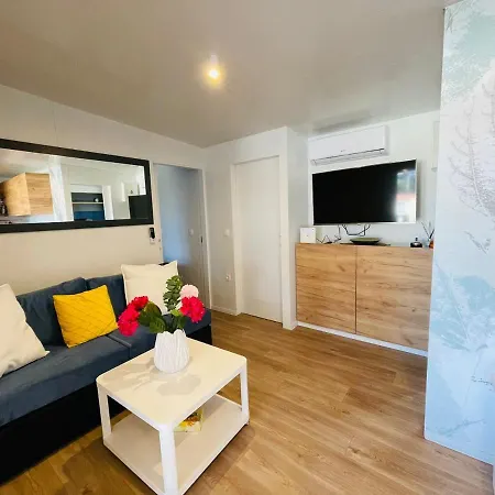 Kemp Iris Homes Biograd Na Moru