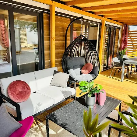 Iris Homes Биоград-на-Мору