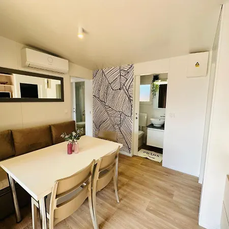 Iris Homes Биоград-на-Мору