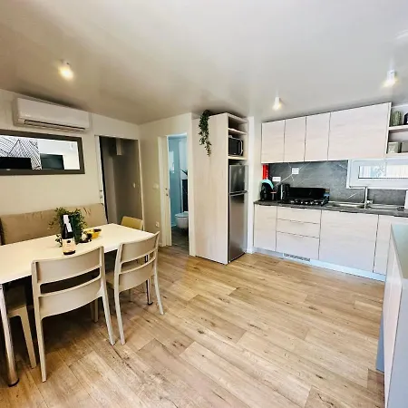 Iris Homes 4*
