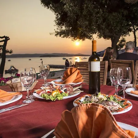 Iris Homes Кемпинг 4*