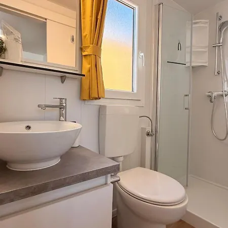 Iris Homes 4*