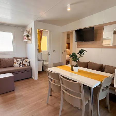 Кемпинг Iris Homes