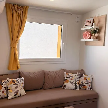 Iris Homes Кемпинг Биоград-на-Мору