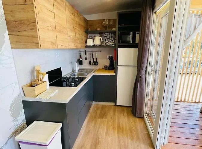 Iris Homes Kamp alanı Biograd Na Moru