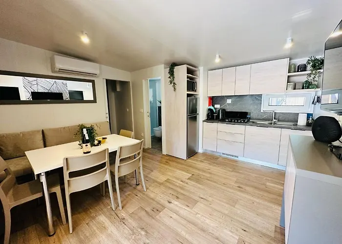 Iris Homes 4*