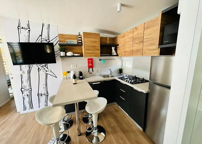 Kamp alanı Iris Homes Biograd Na Moru