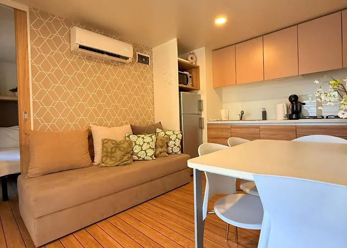 Iris Homes 4*