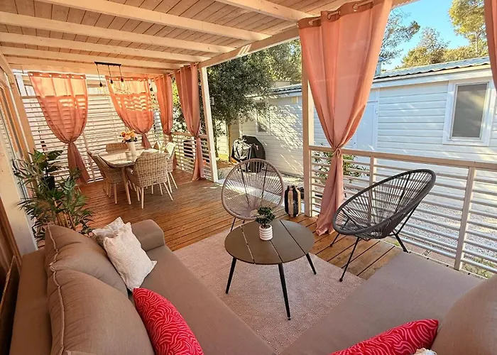 Iris Homes Kamp alanı Biograd Na Moru