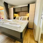 Iris Homes 4* ביוגראד נה מורו