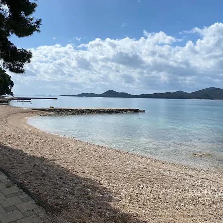 Iris Homes Campsite 4*