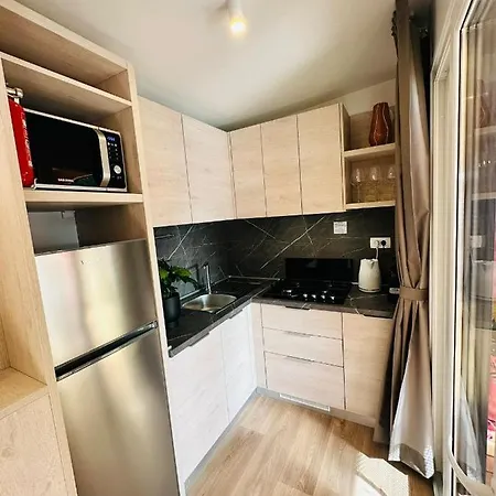 Iris Homes 4*