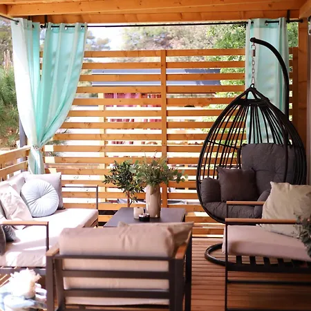 Iris Homes Κάμπινγκ 4*