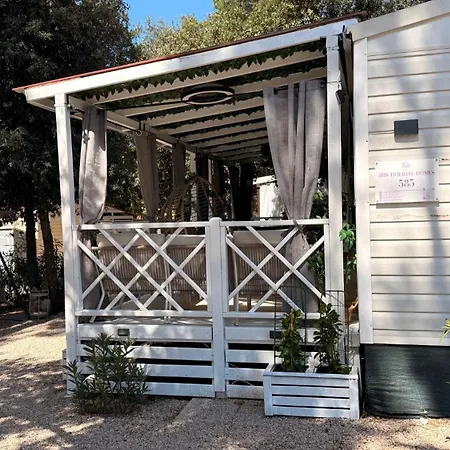 Iris Homes 4*