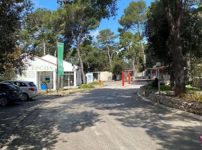 Κάμπινγκ Iris Homes 4*