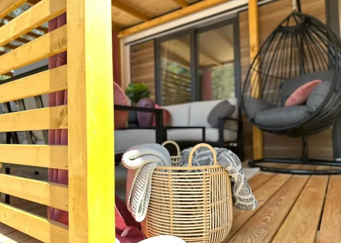 Κάμπινγκ Iris Homes