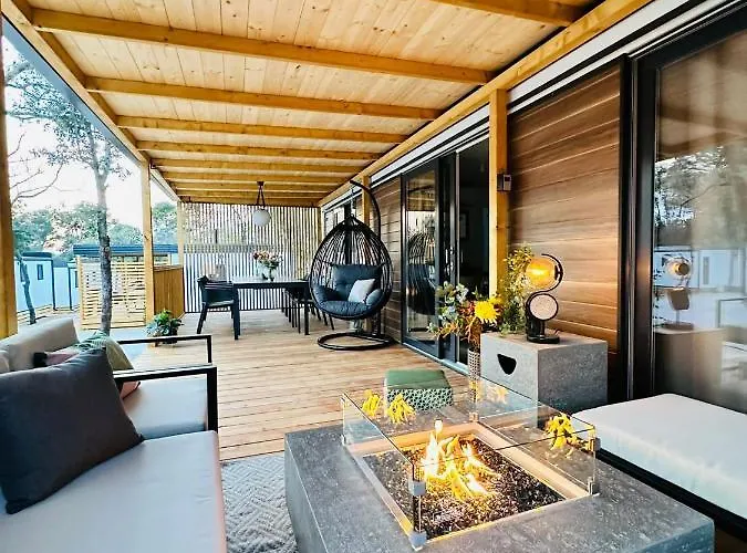 Κάμπινγκ Iris Homes 4*