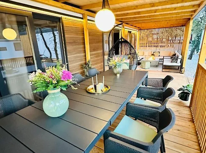 Iris Homes Κάμπινγκ