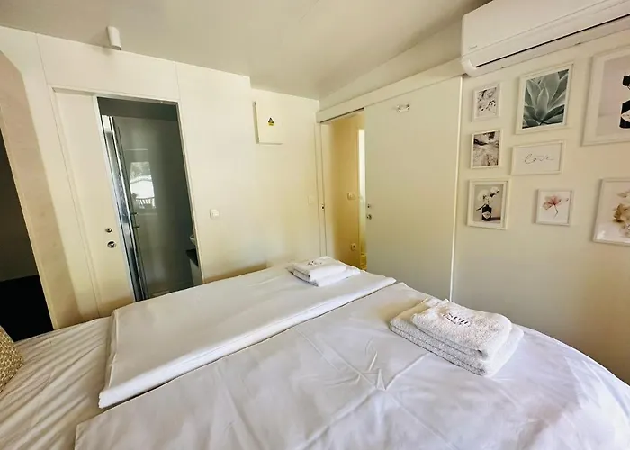 Iris Homes 4*