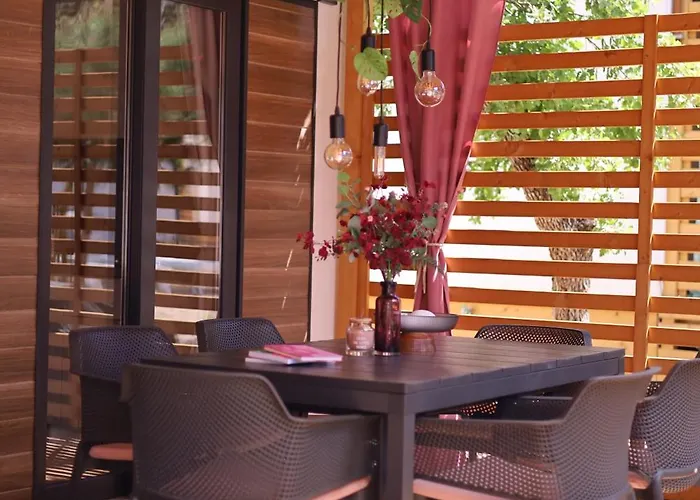 Κάμπινγκ Iris Homes