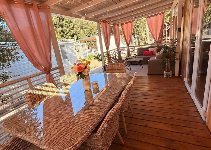 Camping Iris Homes 4*